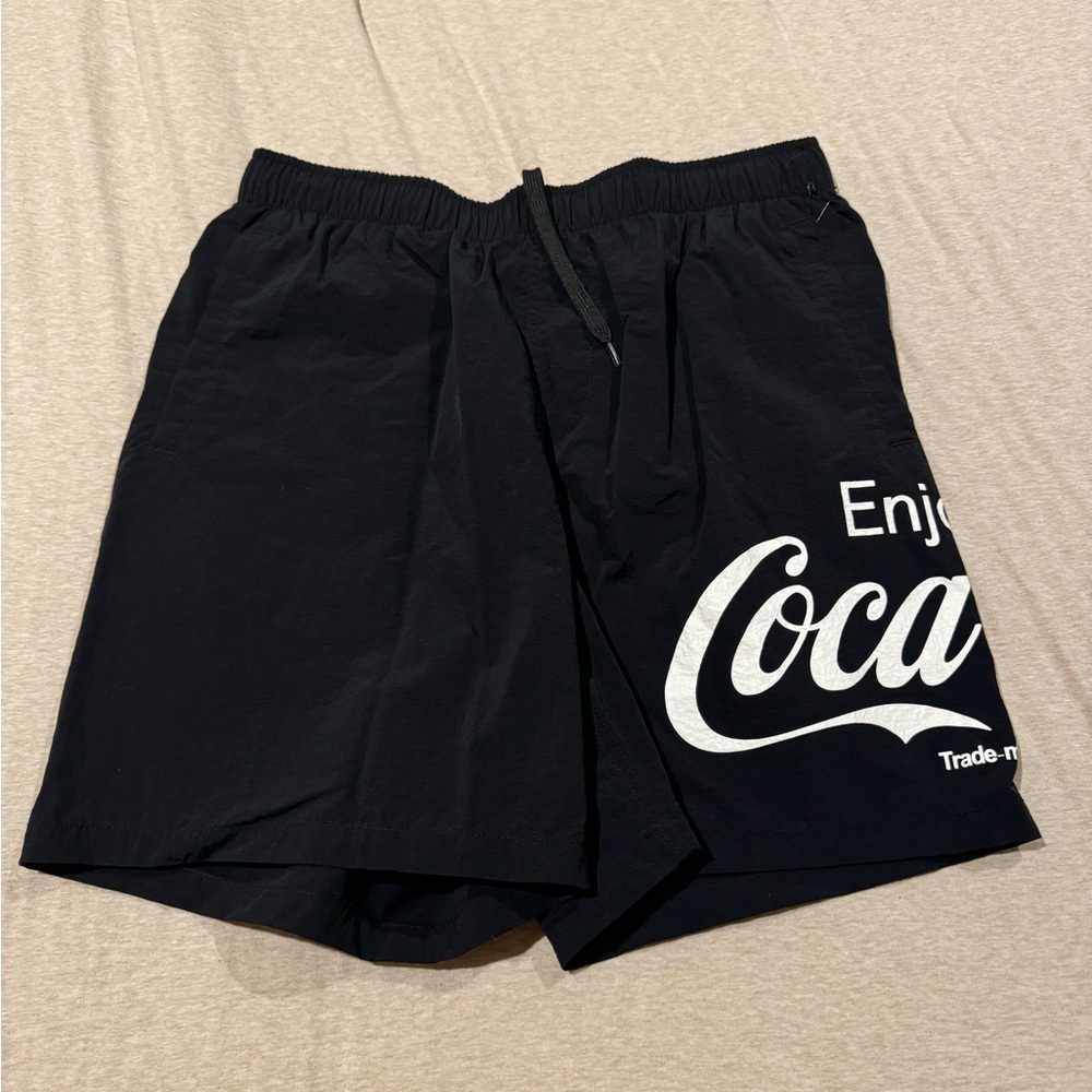 Shorts - Picture 2 of 3